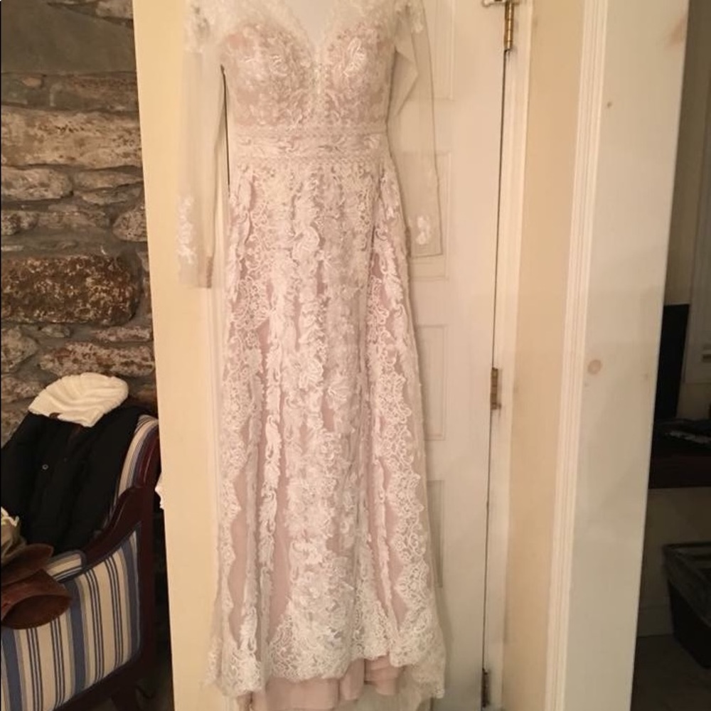 Long sleeve Lace Wedding Dress & matching veil